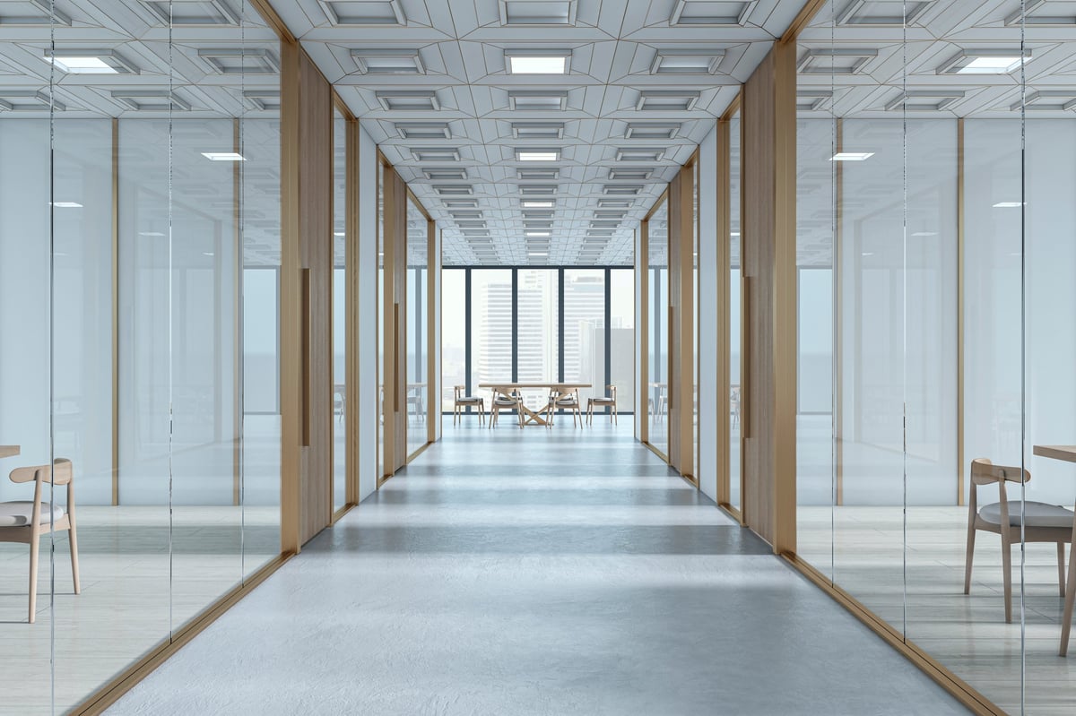 Interior arquitectónico de oficinas corporativas